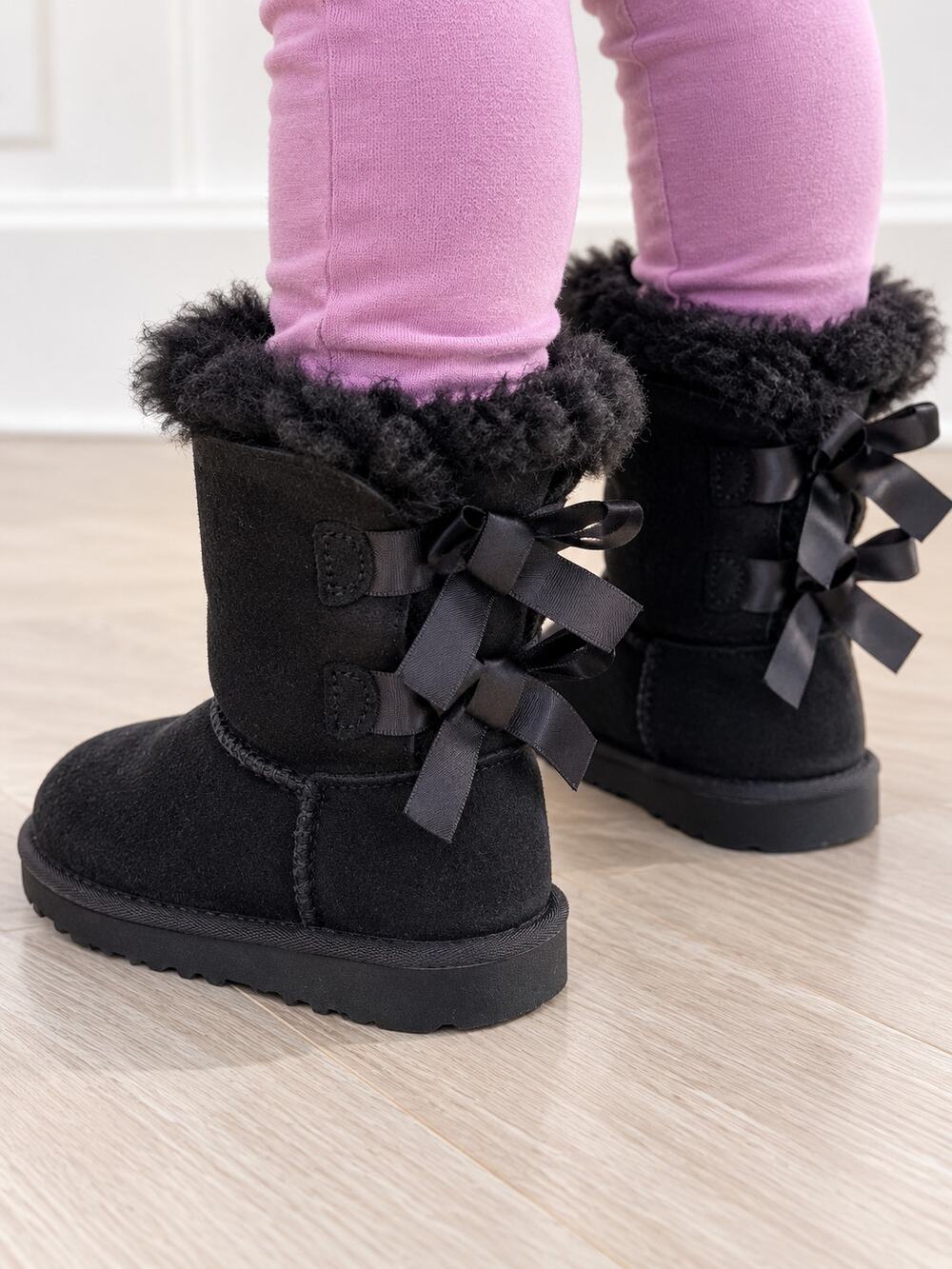 UGG Bailey Bow Black Sheepskin Boots Girls Kids Size 8 Triple Bow